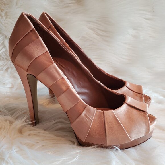 BCBGMAXAZRIA Pink Satin Peep Toe Pumps SZ 8.5 - Picture 3 of 14